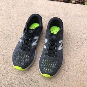 New Balance Sneakers Sz 12